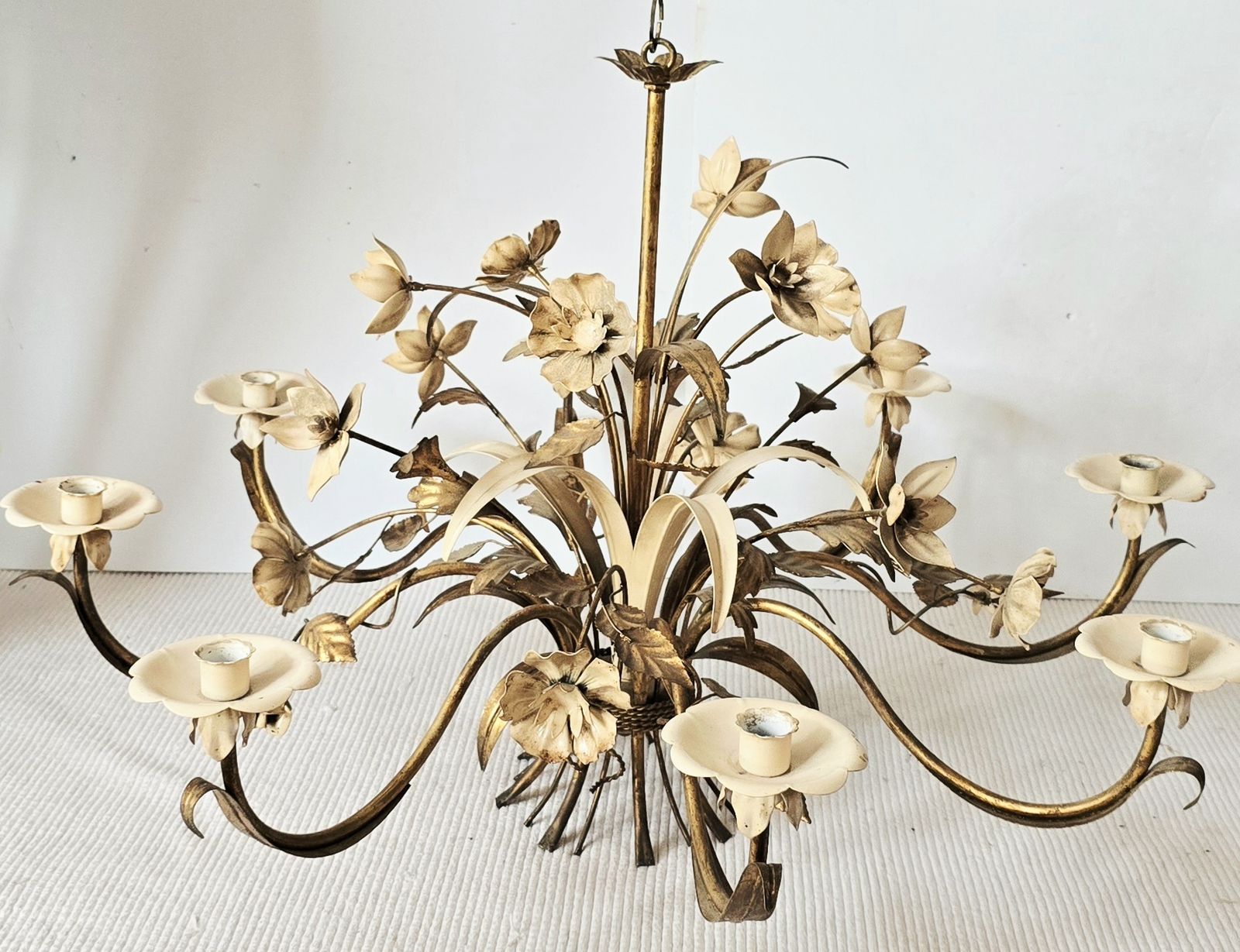 A Huge Mid Century Italian 8 Arm Toleware Chandelier, Masca. photo vintage