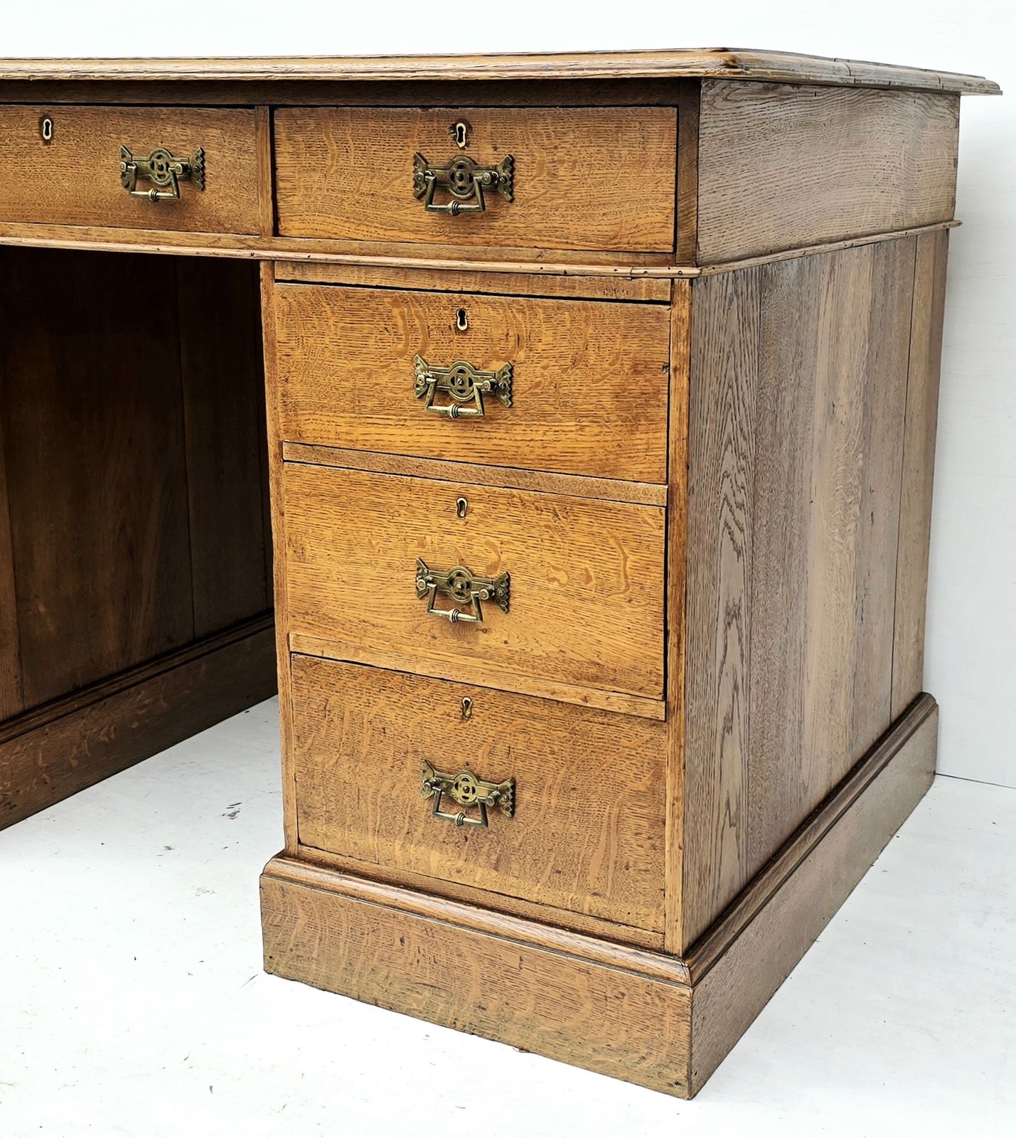 Superb 19th Century Golden Oak Pedestal Desk. photo for sale