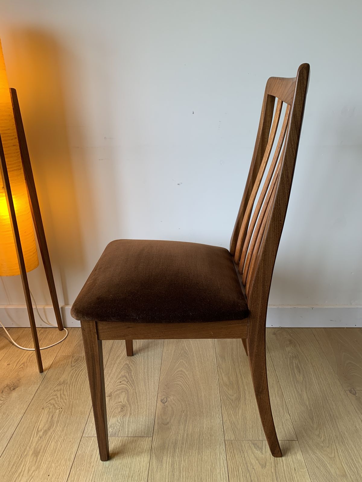 photo vintage Restored G Plan Fresco Extending Table & 6 G Plan Lesley Dandy Designed Dining Chairs