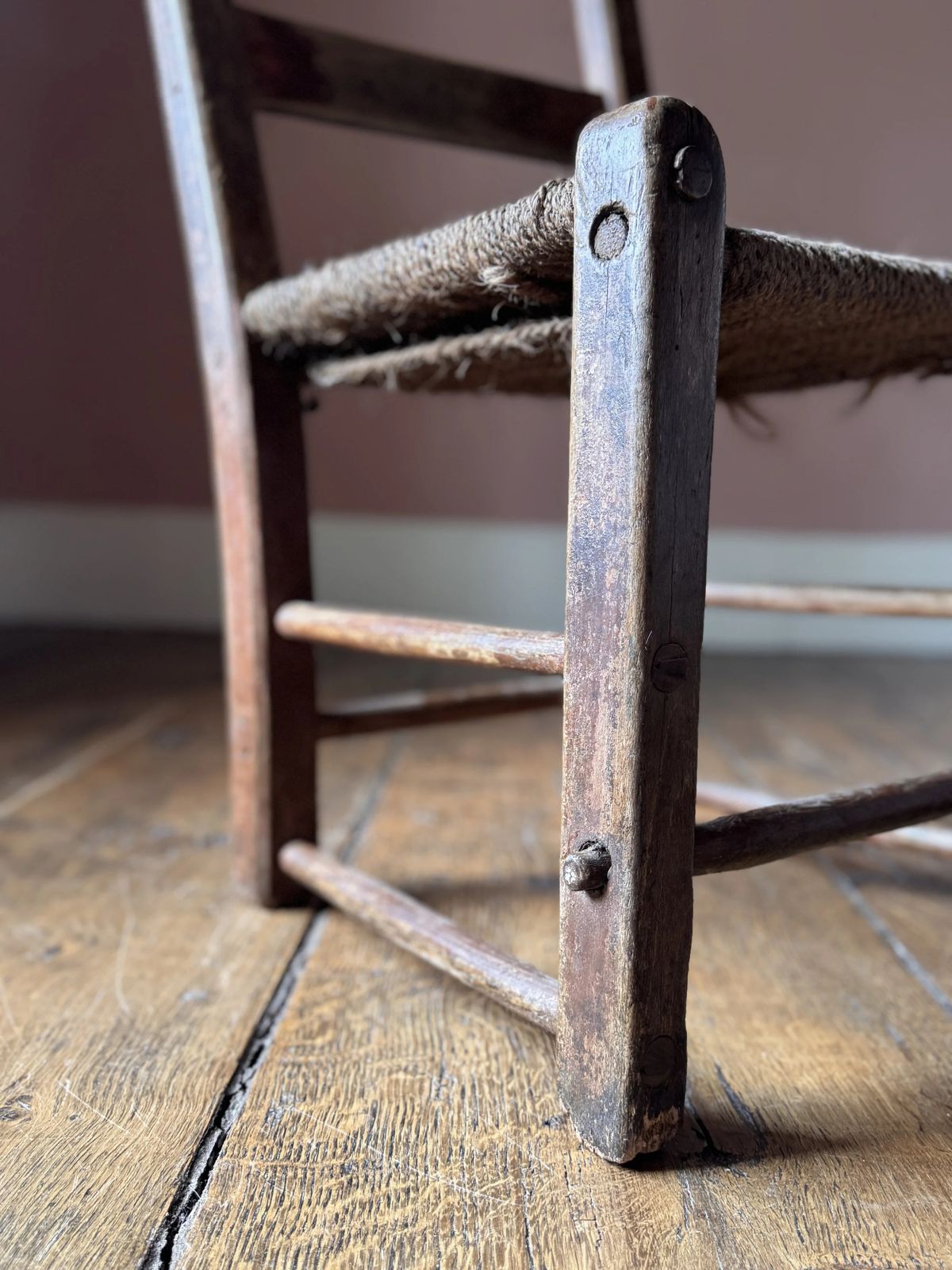 photo vintage 19th Century Irish Sugan Chair With Historic Paint