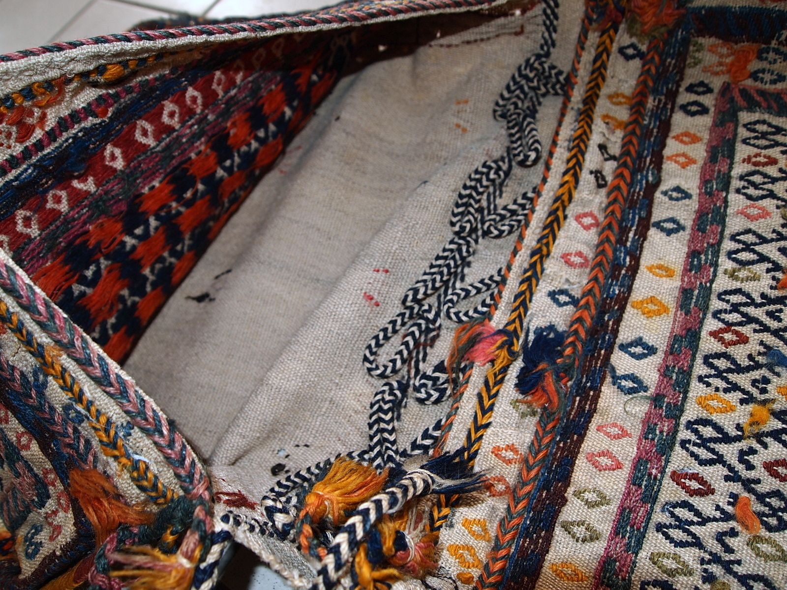 Textiel Handgemaakte antieke flatweave zadeldubbeltas — 55 × 100 cm — jaren 1940 photo