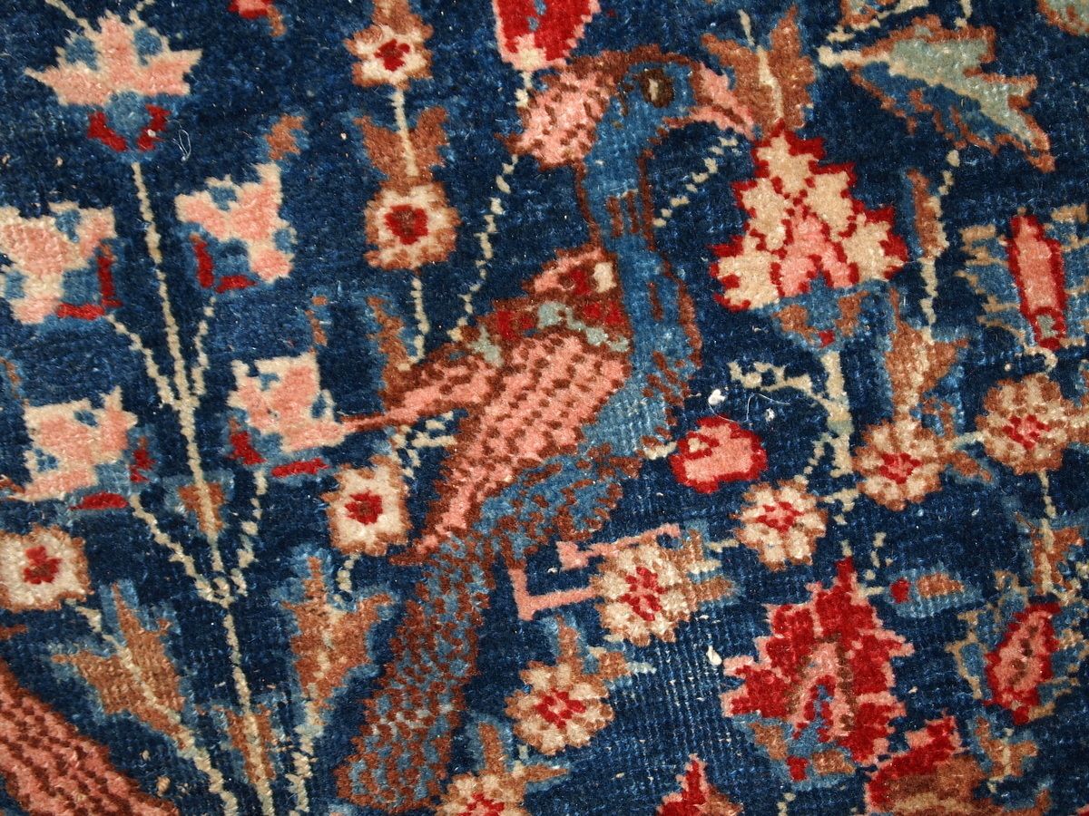 Handgemaakt antiek wollen tapijt met bloemenmedaillon en vogels — 190 × 292 cm — jaren 1920 photo buy