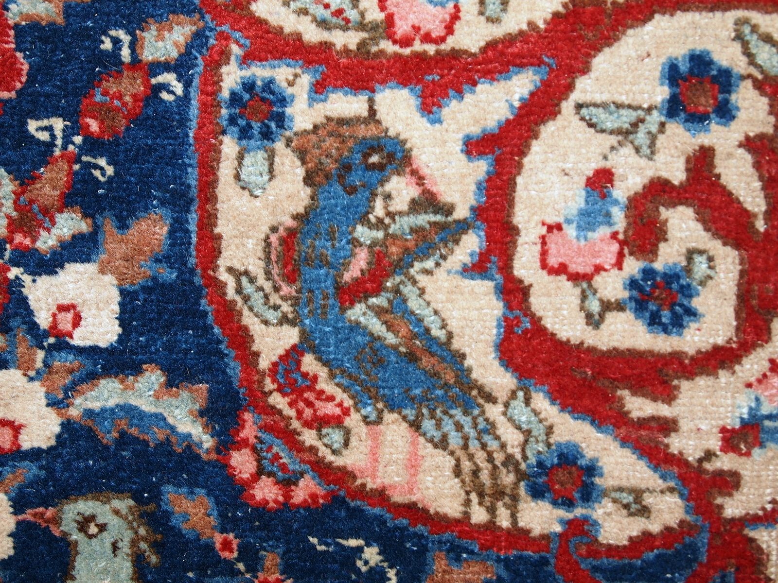 3300.0 Handmade Antique Wool Rug With Floral Medallion & Birds — 190 × 292 Cm — 1920s photo