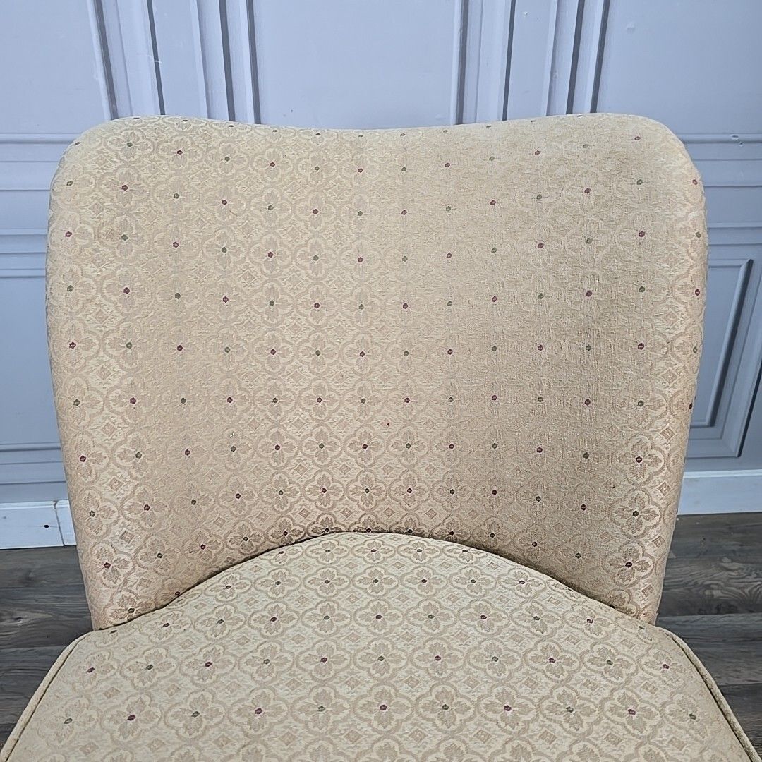 photo vinterior Antique Victorian Style Curved Back Chair Fireside Slipper Nursing Chair Wooden
