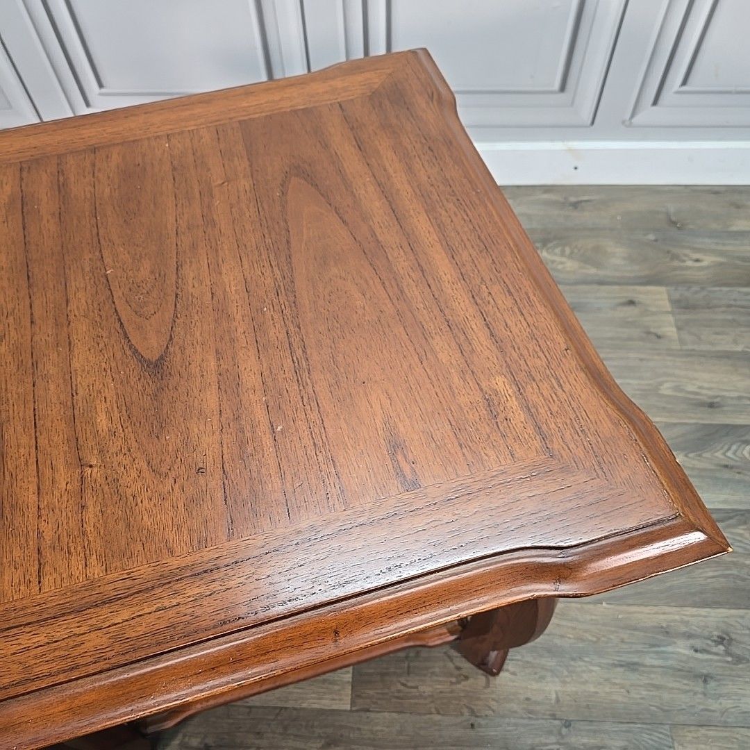 photo vinterior Vintage Side Lamp Table  Hard Wood Coffee Square Carved Legs Antique Style Retro