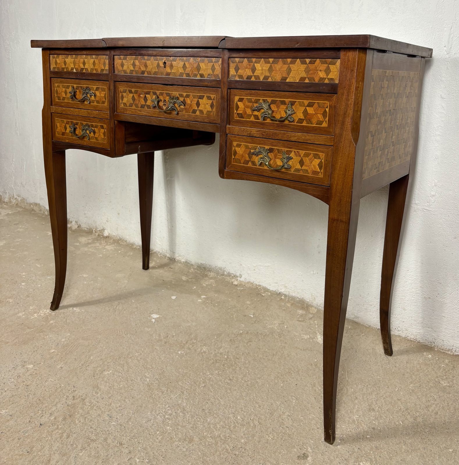 Early 20th Century Spanish Marquetry Vanity Desk With Drop Leaves photo vinterior