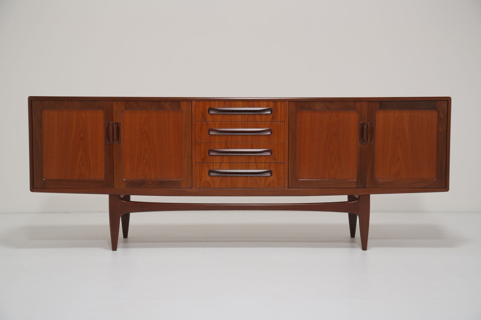 G Plan Long Teak Sideboard Model ‘Fresco’ By Victor Bramwell Wilkins, 1960s photo vinterior