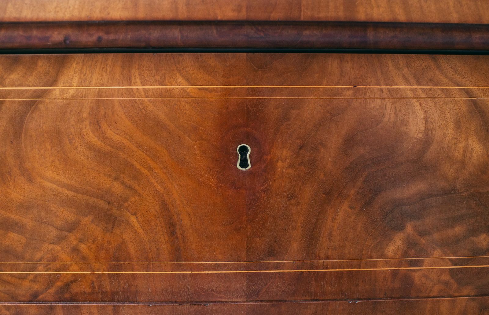 photo vintage 19th Century Biedermeier Walnut Chest Of Drawers With Canted Corners
