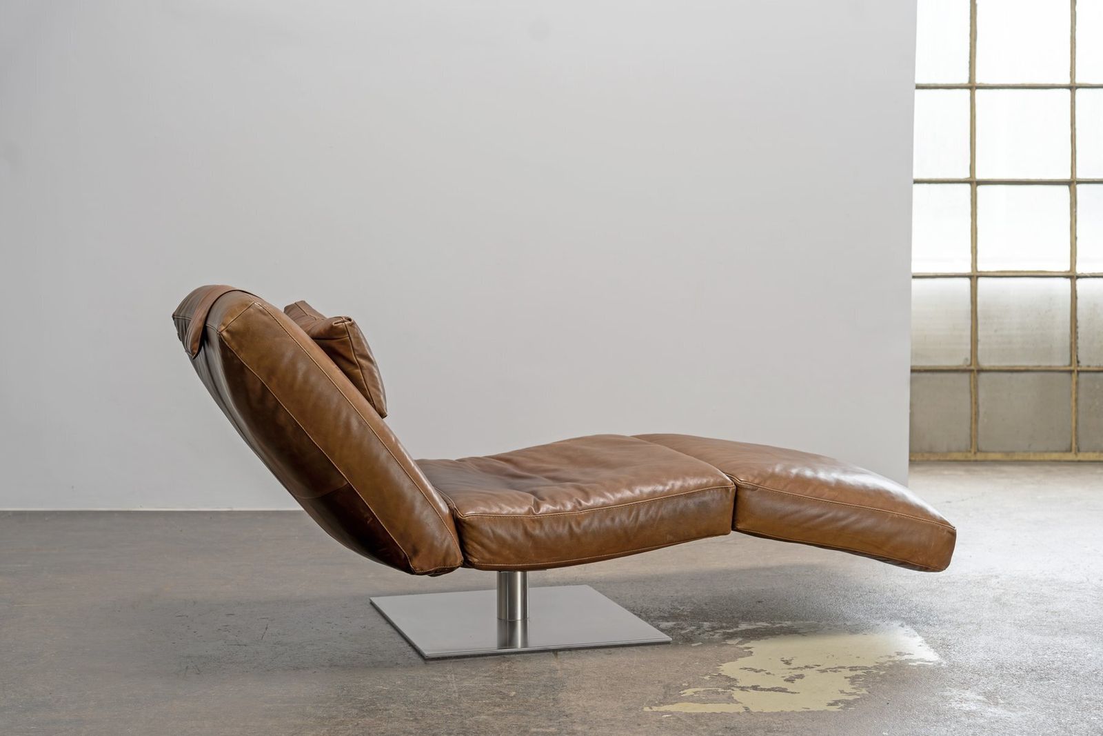 Furniture Zeta Chaise Lounge In Leather From Natuzzi, 2000s photo