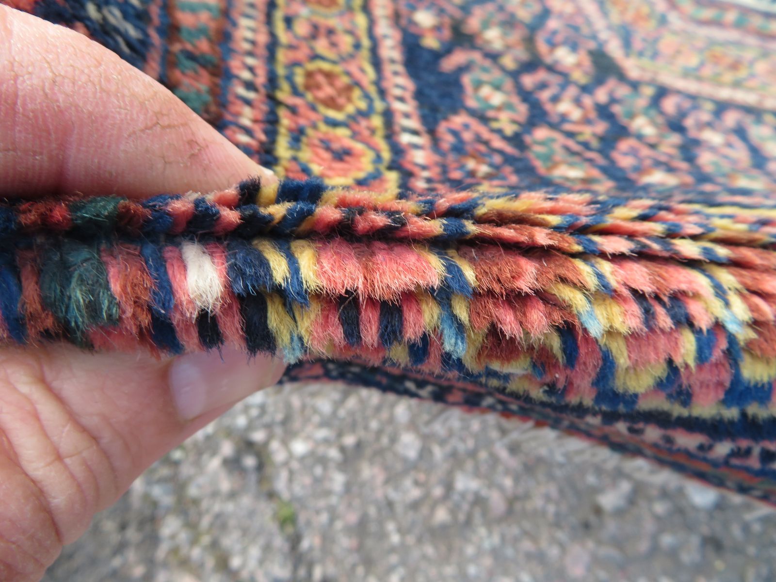 Antique Afshari Rug. 196cm X 136cm. photo vinterior