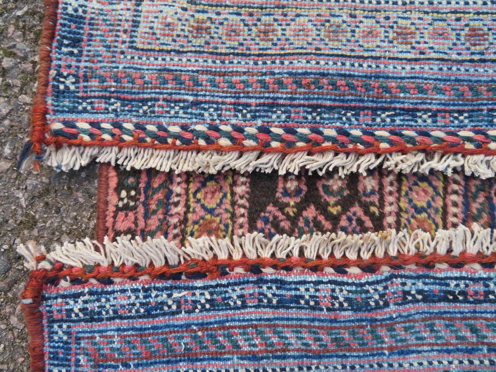 photo vintage Antique Afshari Rug. 196cm X 136cm.