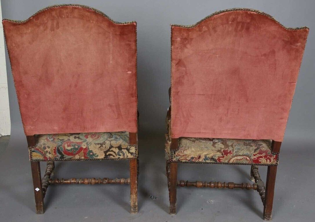 A Pair Of Early 18th Century French Walnut Open Armchairs photo Furniture