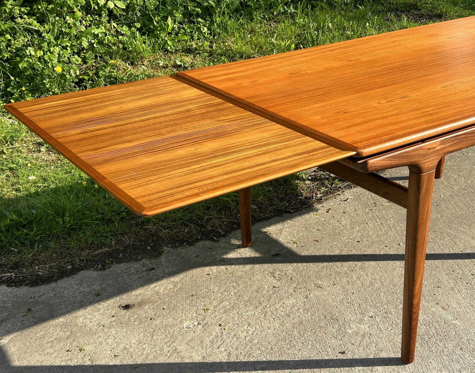 Sensational Mid Century Danish Teak Extending Dining Table Johannes Andersen Uldum Mobelfabrik 60's photo 1995.0