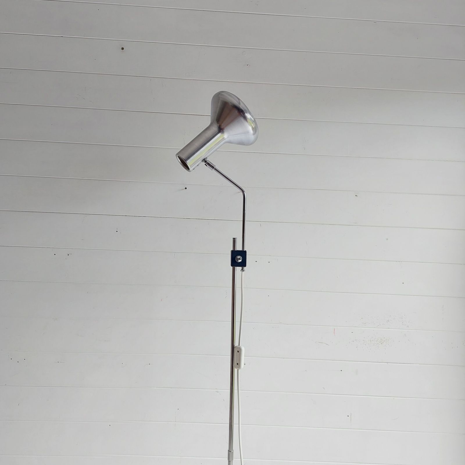 photo vinterior Mid Century Danish  Adjustable Floor Lamp Fog & Mørup Chrome & Aluminium Spotlight 60s