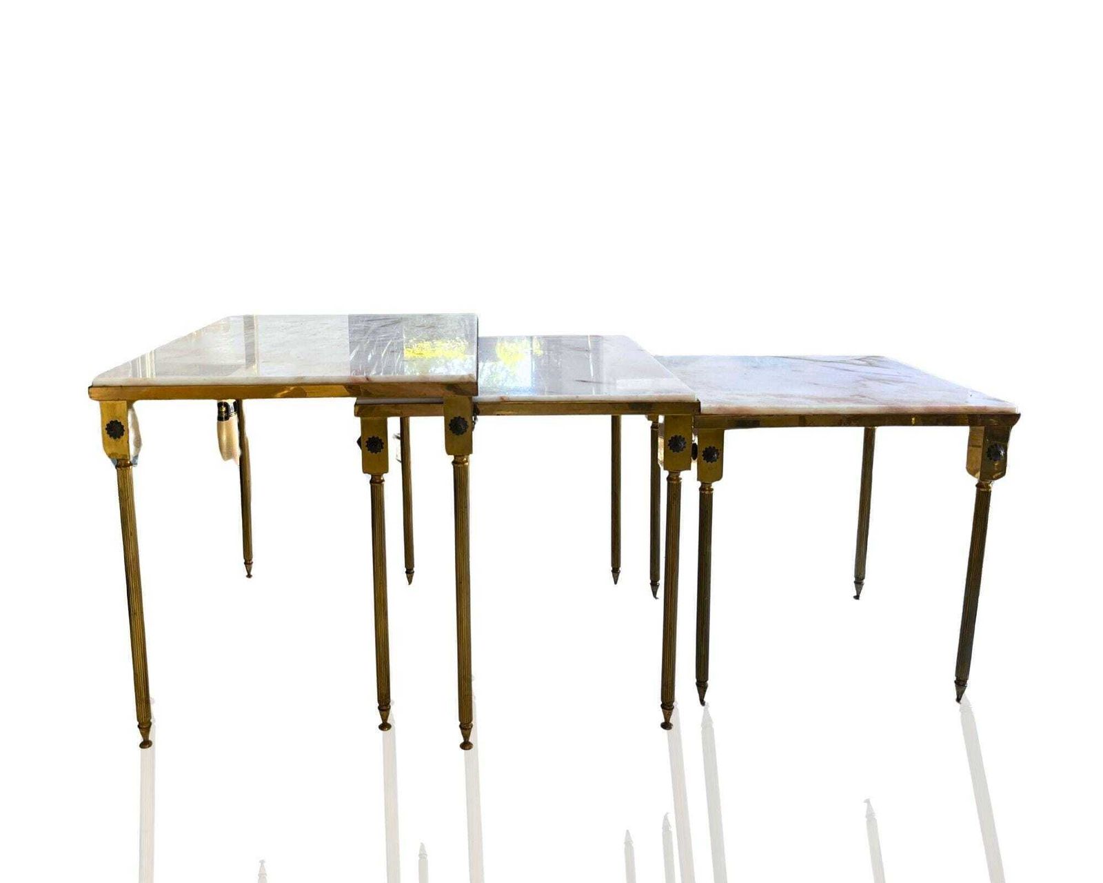 Tables gigognes, petites tables d'appoint, marbre et laiton, France photo furniture