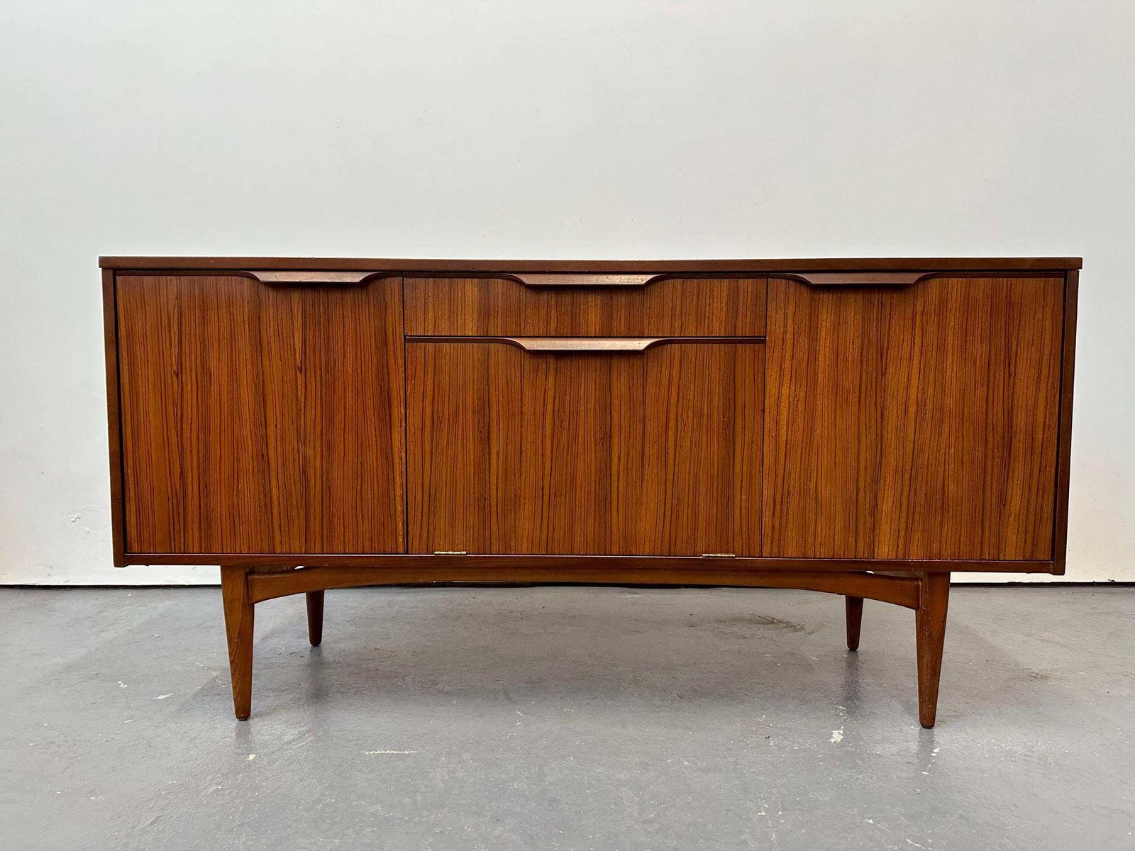 Vintage Elliotts Of Newbury Rosewood & Teak Sideboard. Eon. Retro Danish G Plan Mid Century photo buy