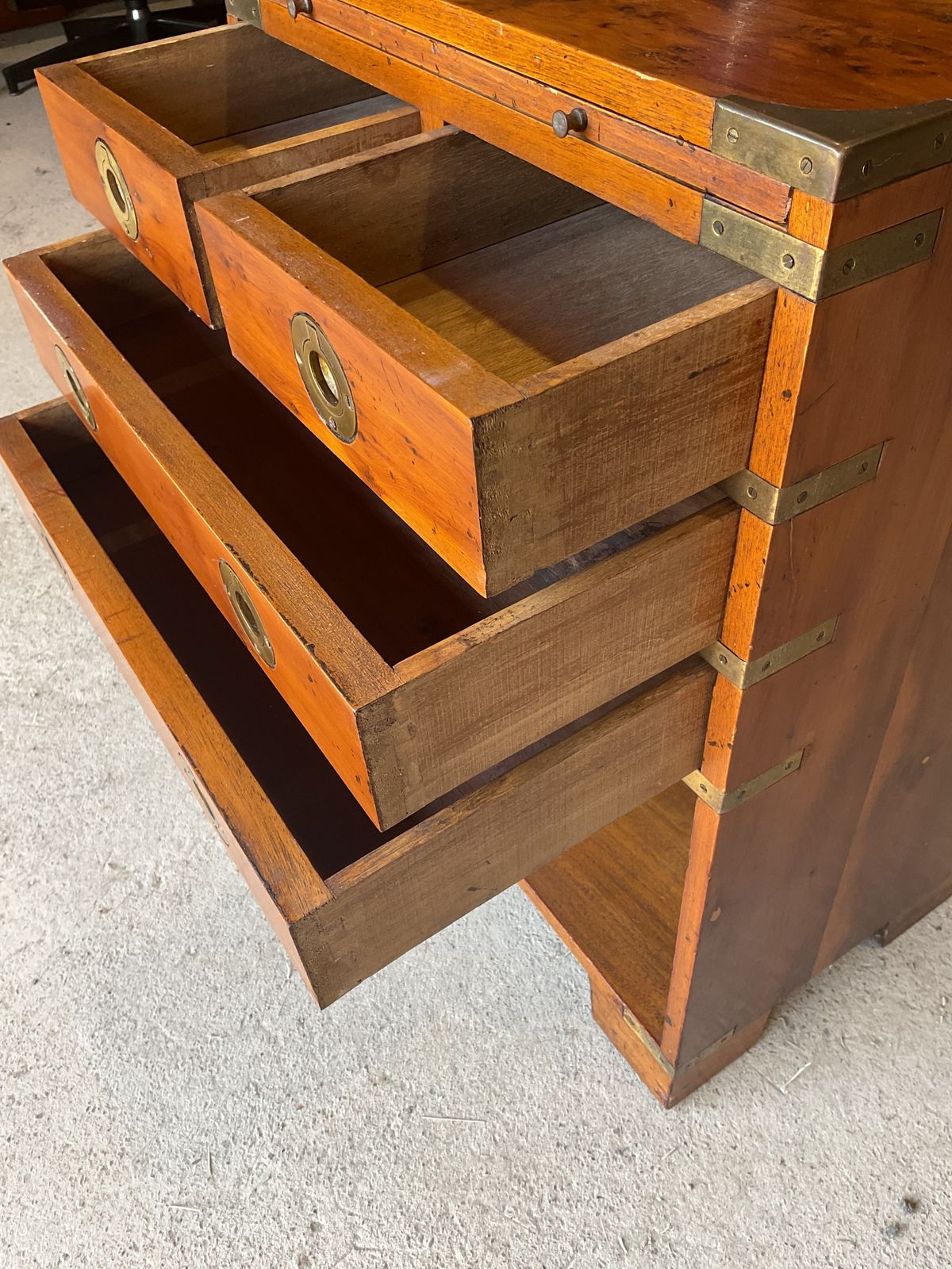 photo vinterior Antique Regency Walnut  Military Campaign Chest Of Drawers