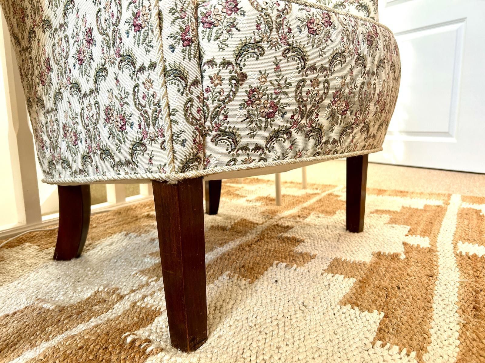 Vintage Floral Armchair Jacquard Upholstery Reading Chair Tub Chair Accent Chair photo Furniture