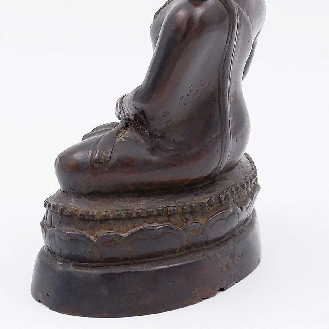 photo furniture Buddha Calling The Earth To Witness Bronze Statuette, 20th Century