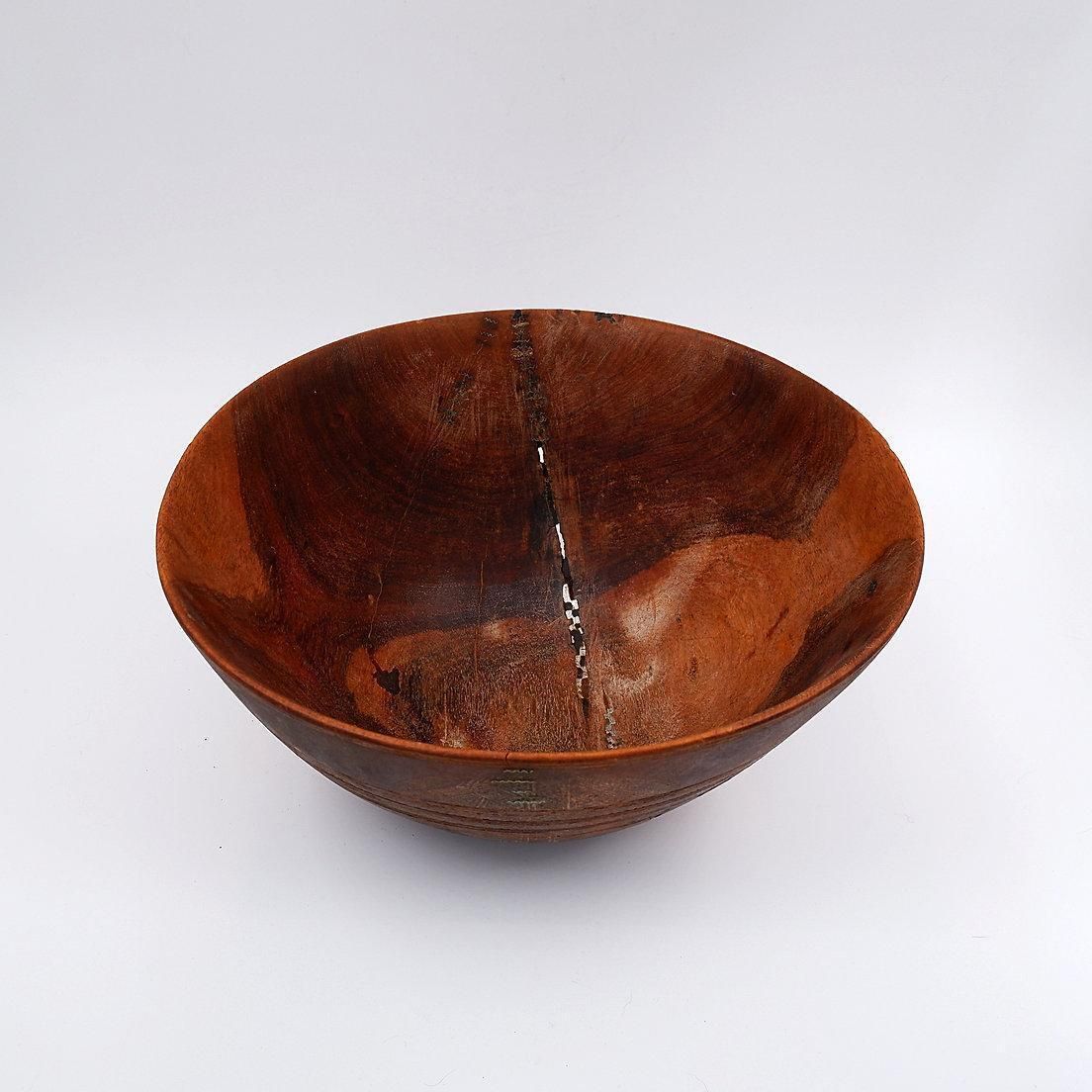 Large Carved Tribal Wooden Bowl, Wabi Sabi Style, 20th Century, 32.5cm photo vintage