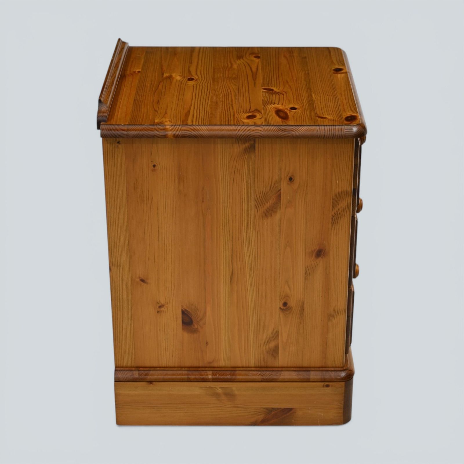 Ducal Bedside Chest Of Drawers Knotted Pine On Castors Free Uk Delivery photo vintage
