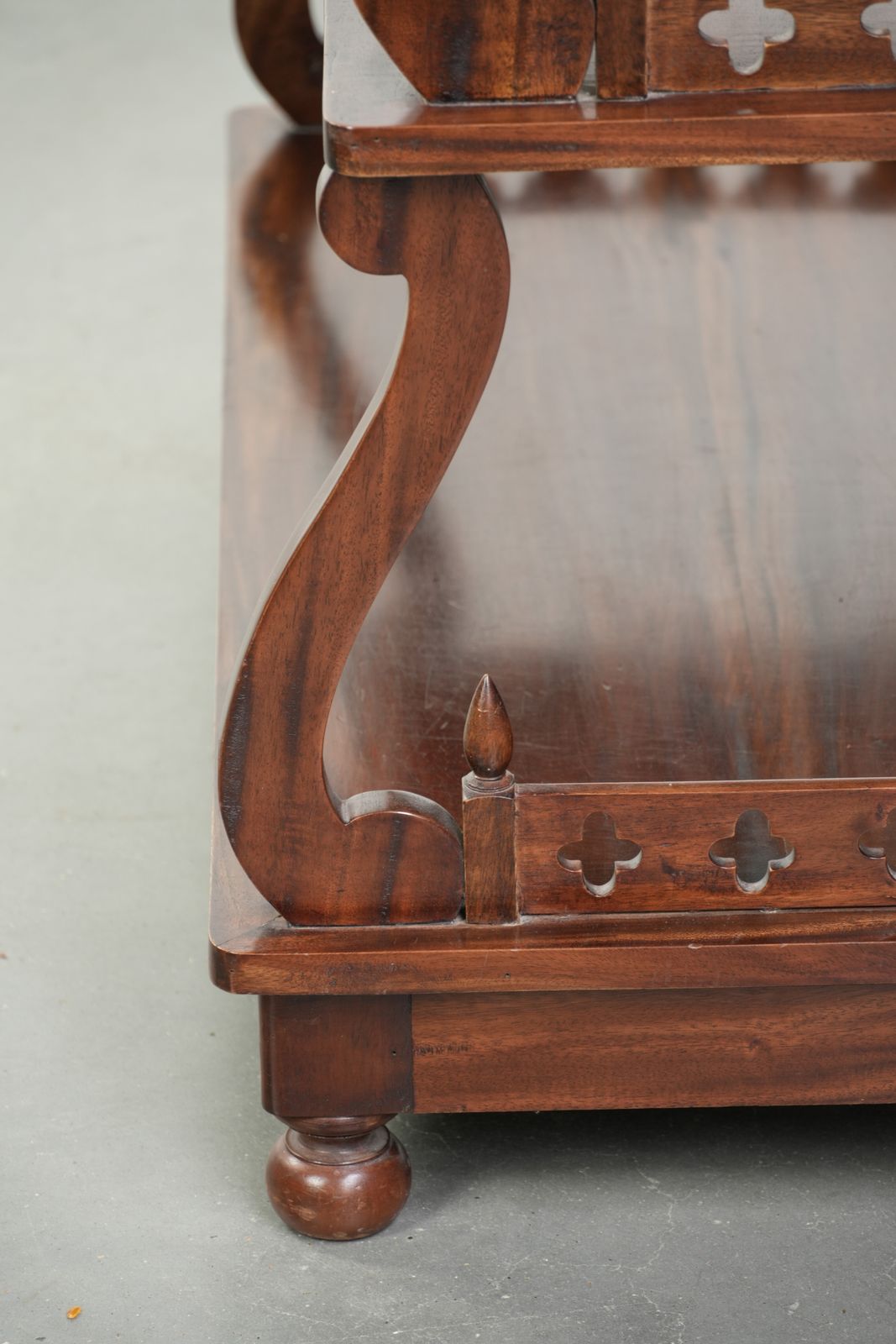 444.0 Ornate Wooden Kitchen / Leg / Bookcase With A Charming And Timeless Classic English Look From The 20th Century photo