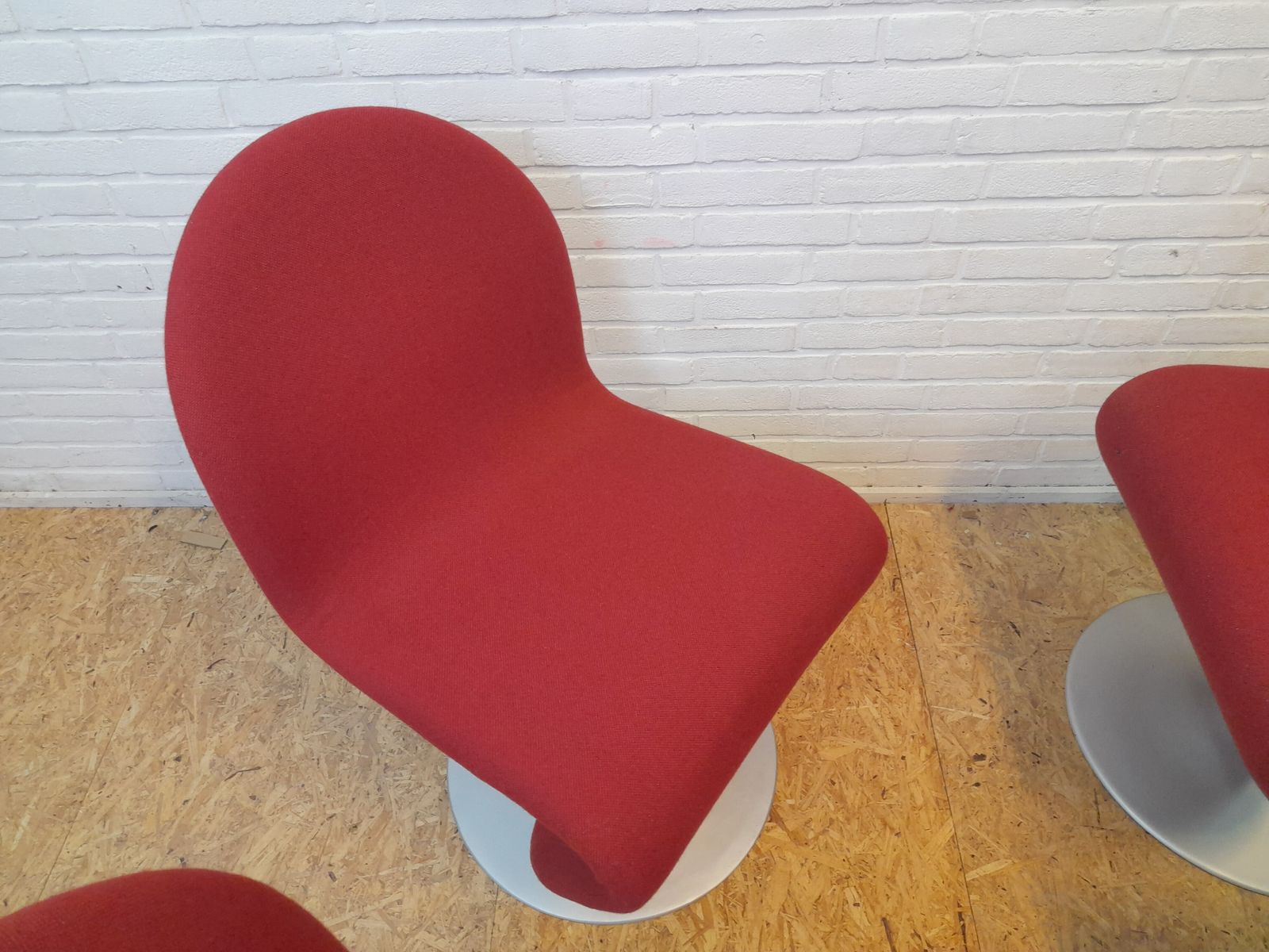 photo furniture Verner Panton 1 2 3 Serie Diner Chairs