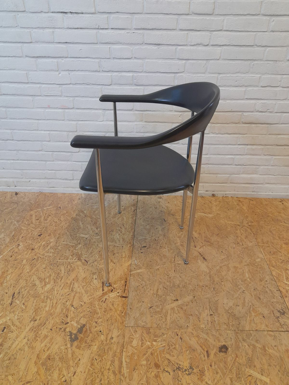 Set Of 4 Fasem P40 Diner Chairs photo for sale