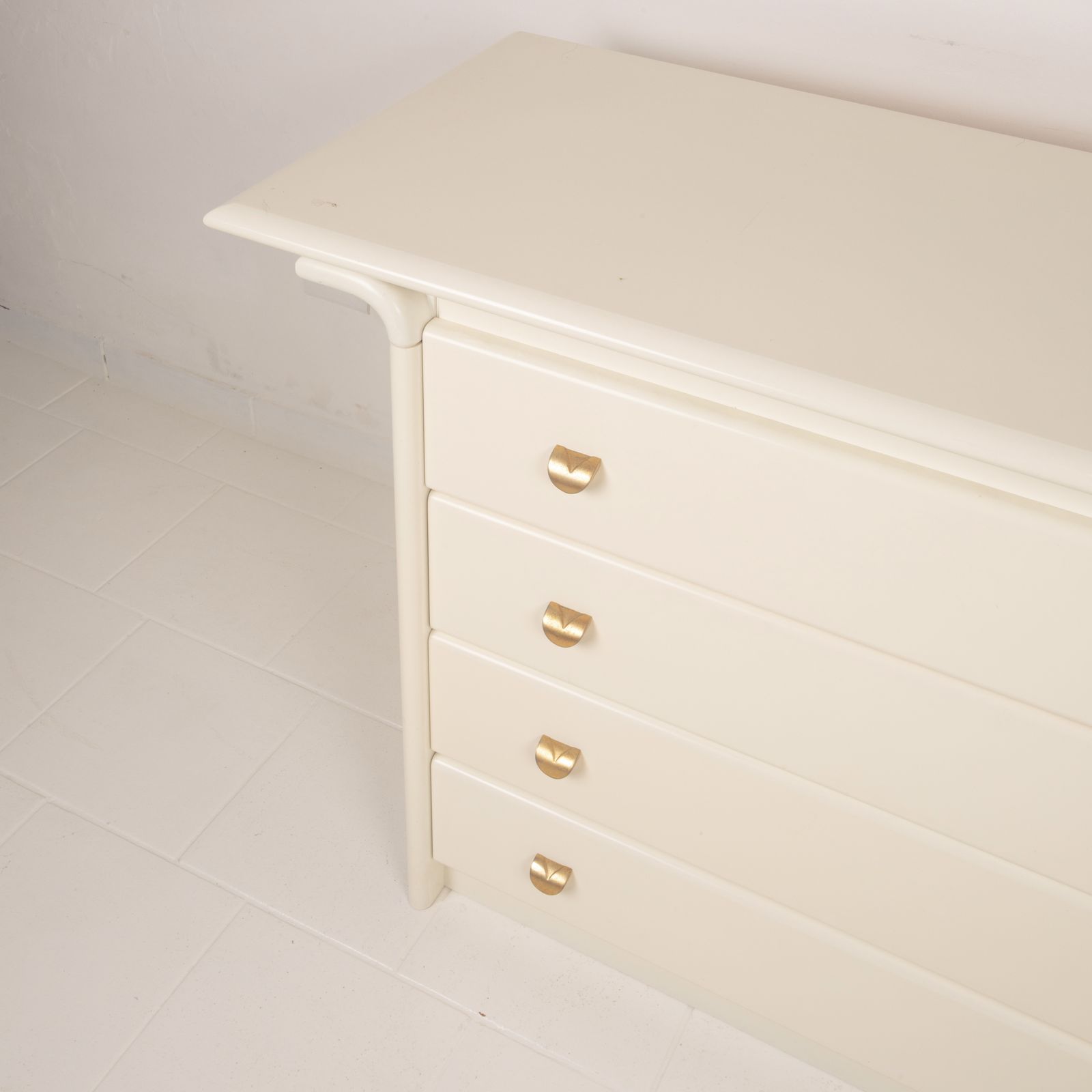 photo vinterior Cream Lacquered Chest Of Drawers By Pierre Cardin, 1980
