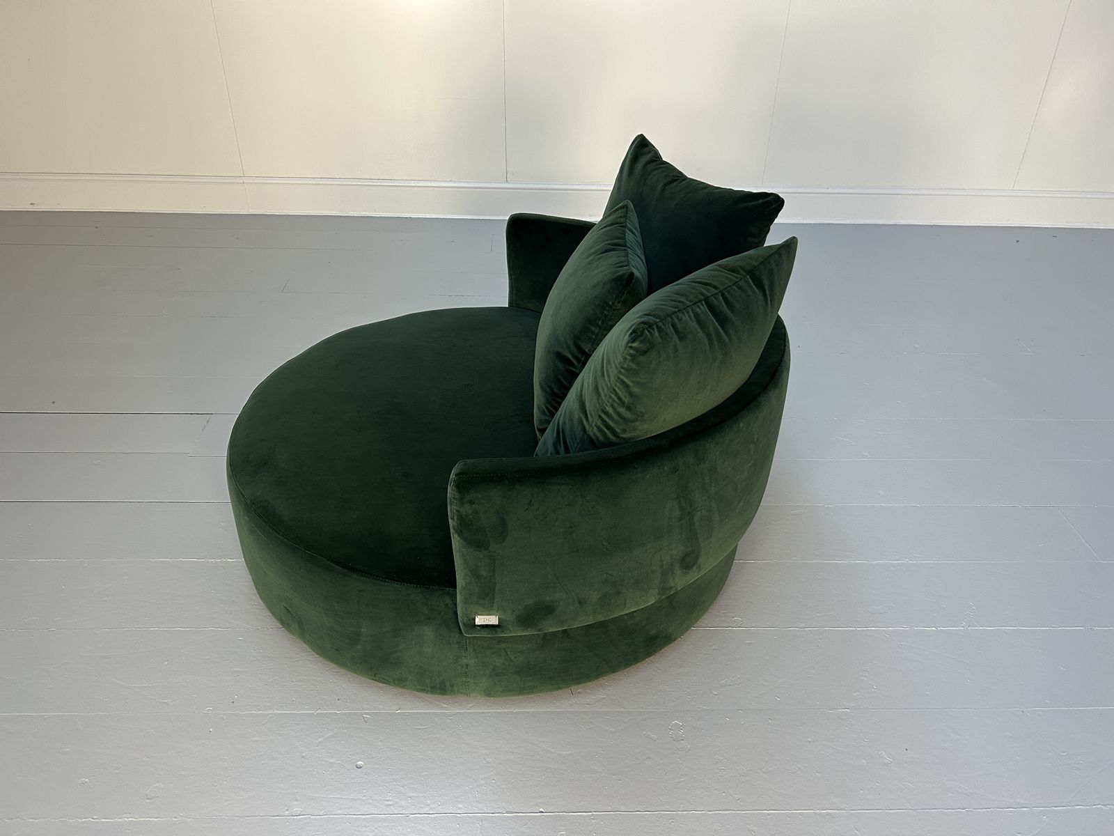 Fendi Casa Round Circular Chaise Daybed In Green Italian Velvet photo vintage