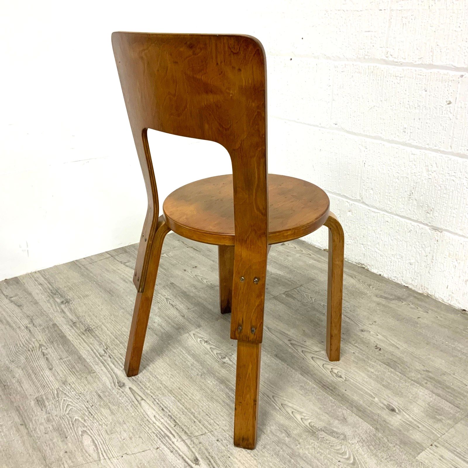 photo vinterior A Set Of 4 Original “Finmar” Alvar Aalto Model 66 Dining Chairs 1930s Artek