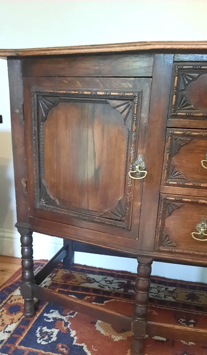 photo vinterior Vintage Oak Art Deco Three Drawer Two Cupboard Sideboard Bobbin Turned Legs