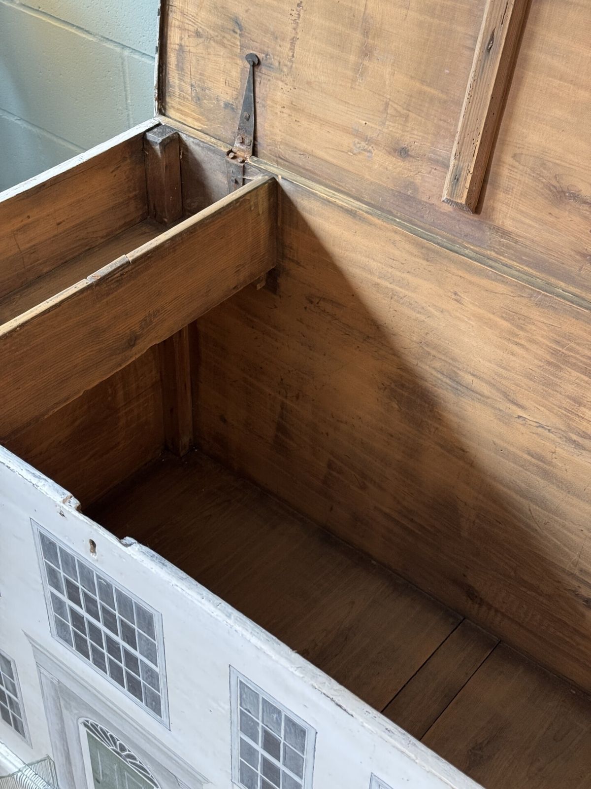 A Victorian Blanket Box Painted In The Style Of A Country Manor House photo vinterior