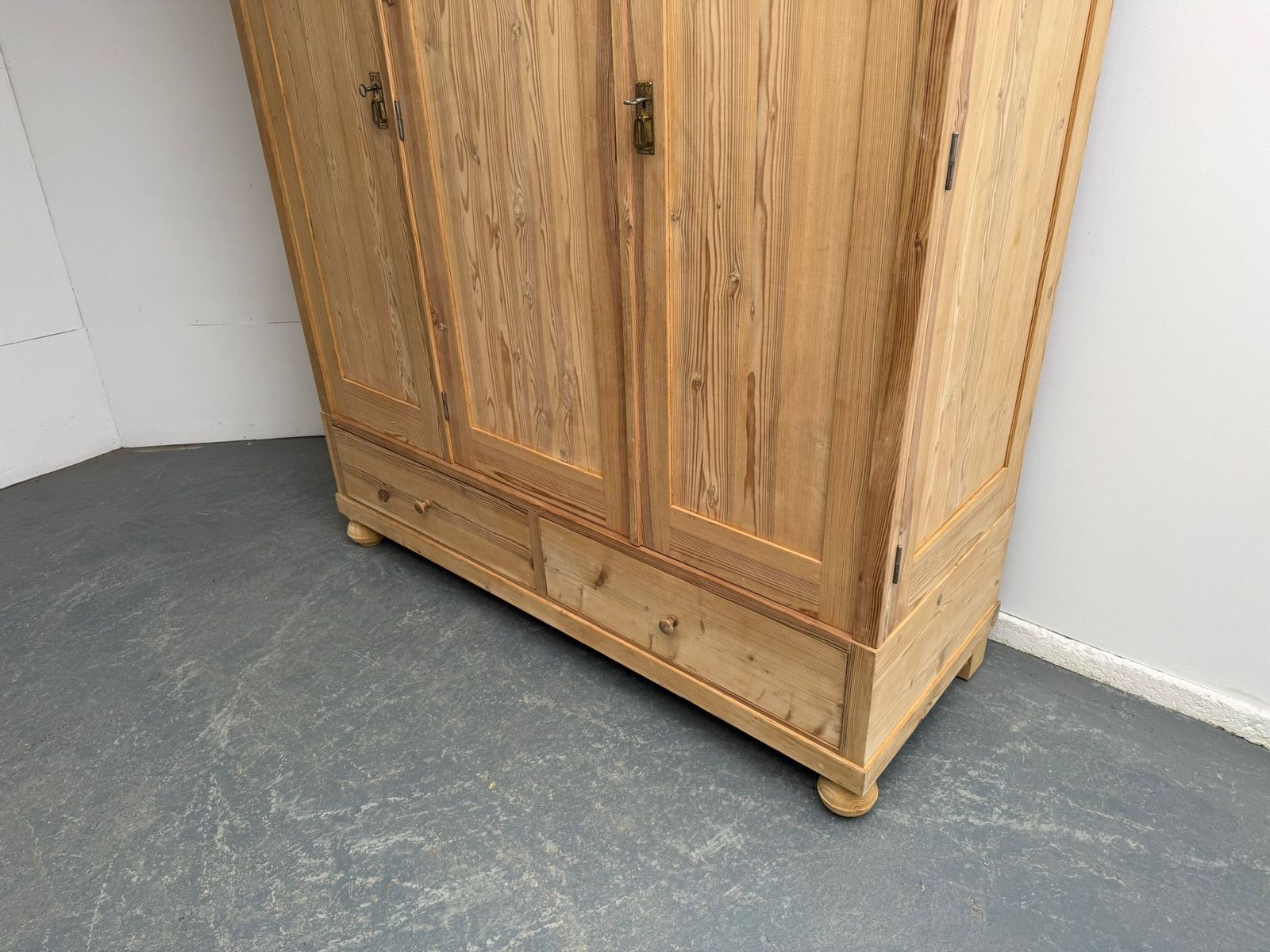 A Superb Large Antique Pine Triple Knockdown Wardrobe To Paint /Wax photo vinterior