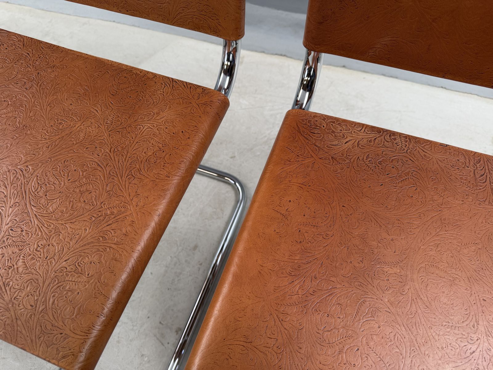 photo furniture 6 Dining Chairs Mart Stam Marcel Breuer S33 Set Of Six Chrome Tan Brown Cognac Leather Cantilever Bauhaus 6 Mid Century Dining Chairs