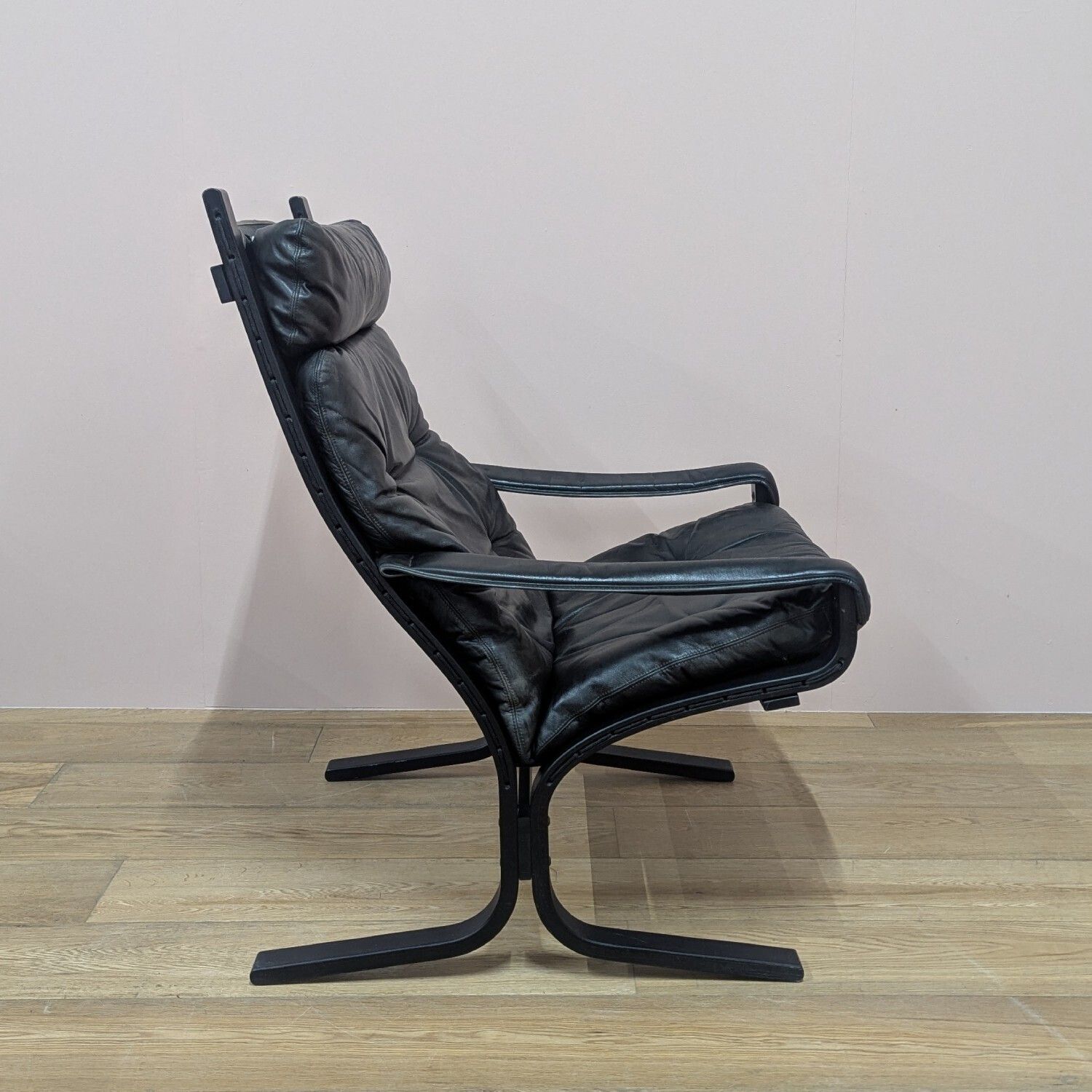 Midcentury 1970s Tall Leather ‘Siesta’ Chair By Westnofa photo Furniture