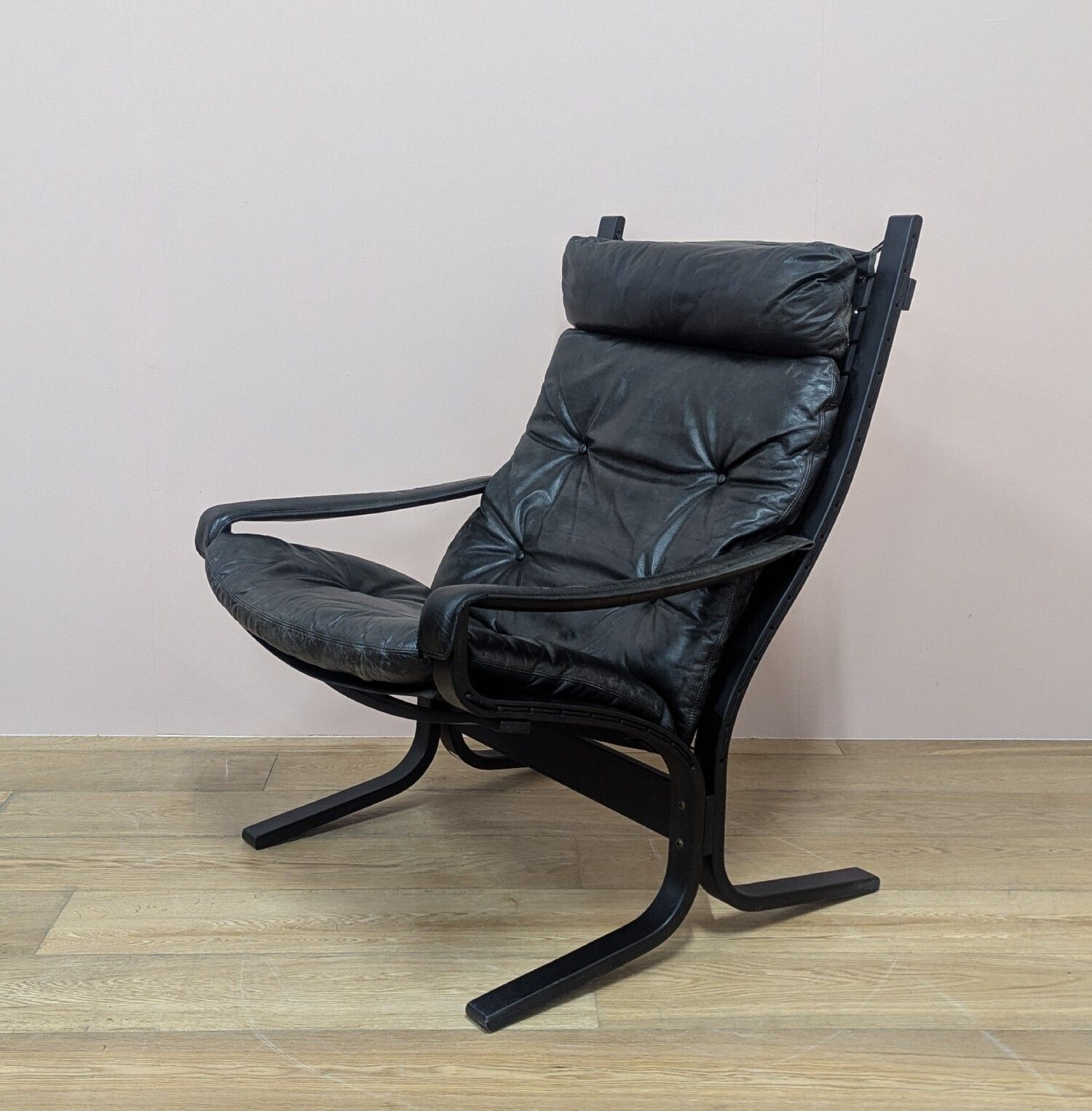 Midcentury 1970s Tall Leather ‘Siesta’ Chair By Westnofa photo buy