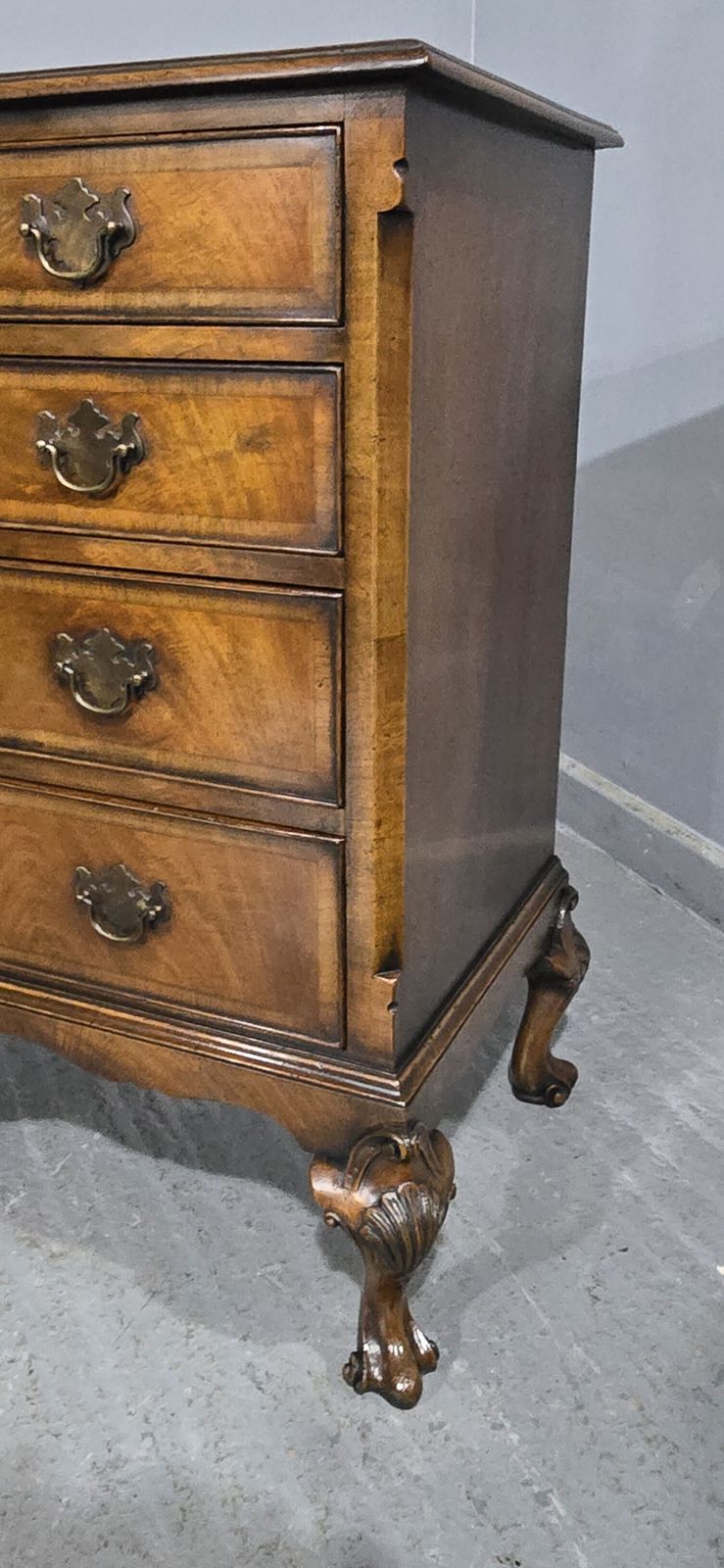 Superb Queen Anne Walnut Chest Of Drawers photo 1295.0