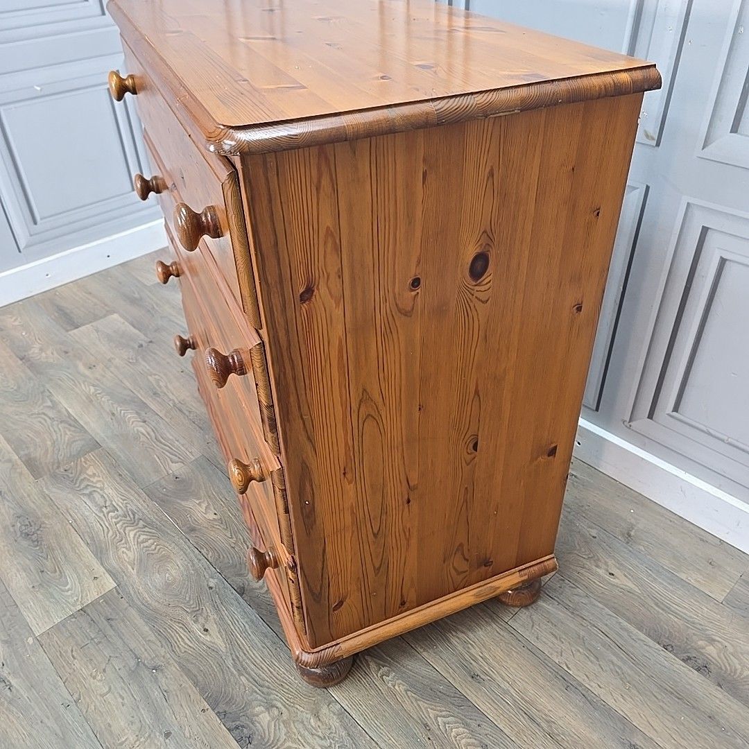 photo furniture Vintage Chest Of Drawers Ducal Victoria Pine 4 Drawer Retro Solid Wood Commode