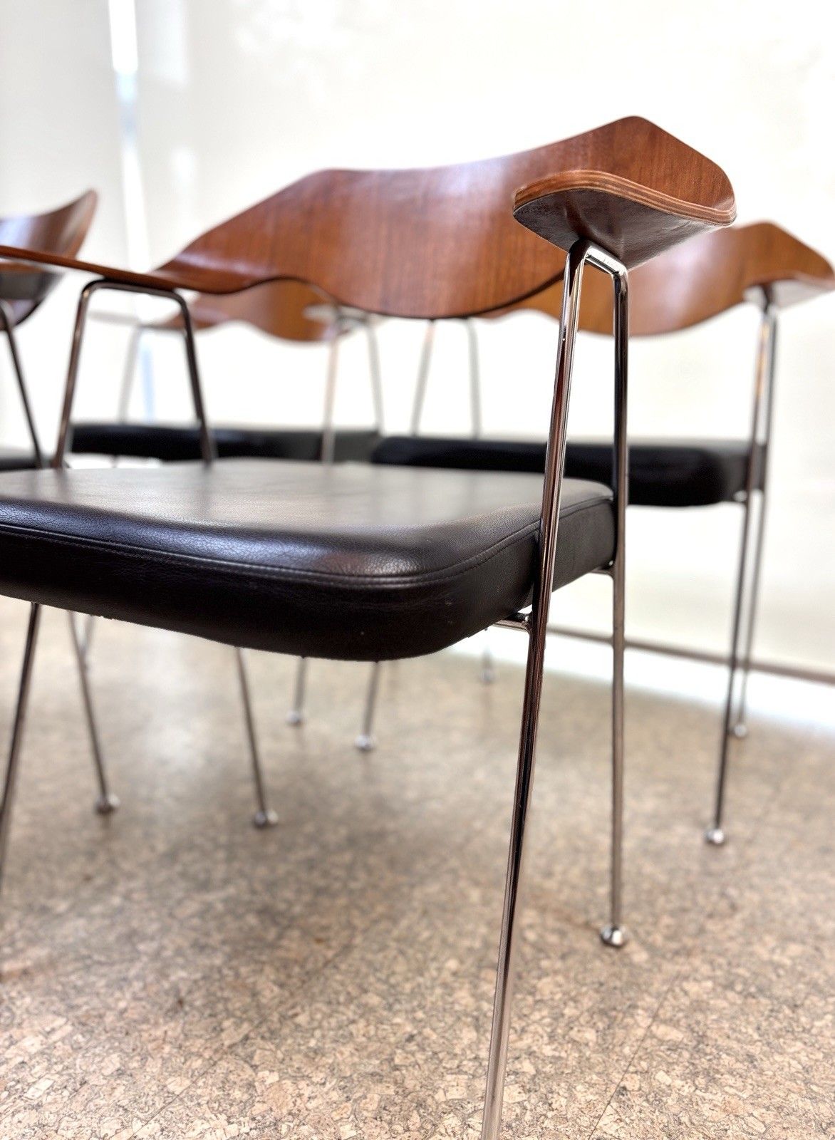 photo vinterior Mid Century Robin Day For Habitat 675 Chairs X 4 Vintage Retro
