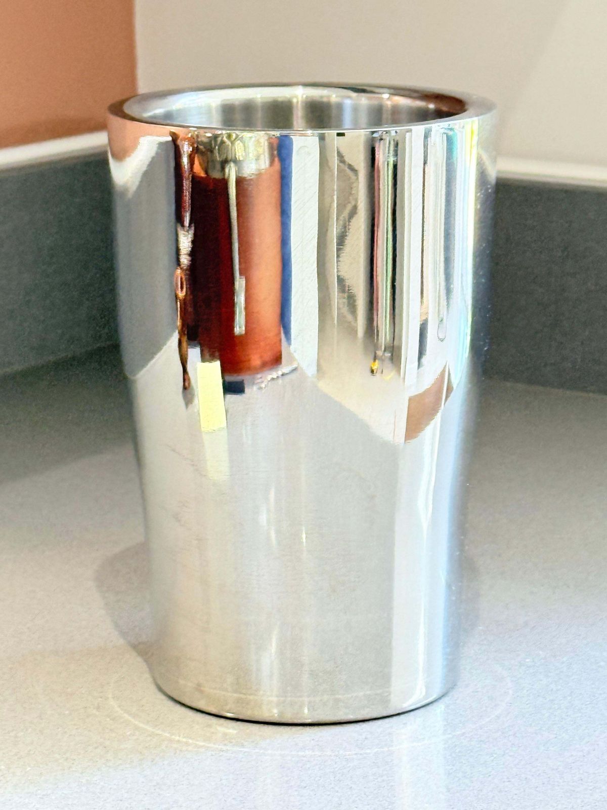 255.0 Seau à champagne moderniste en acier inoxydable / refroidisseur à vin, décoration intérieure moderne, idée cadeau photo