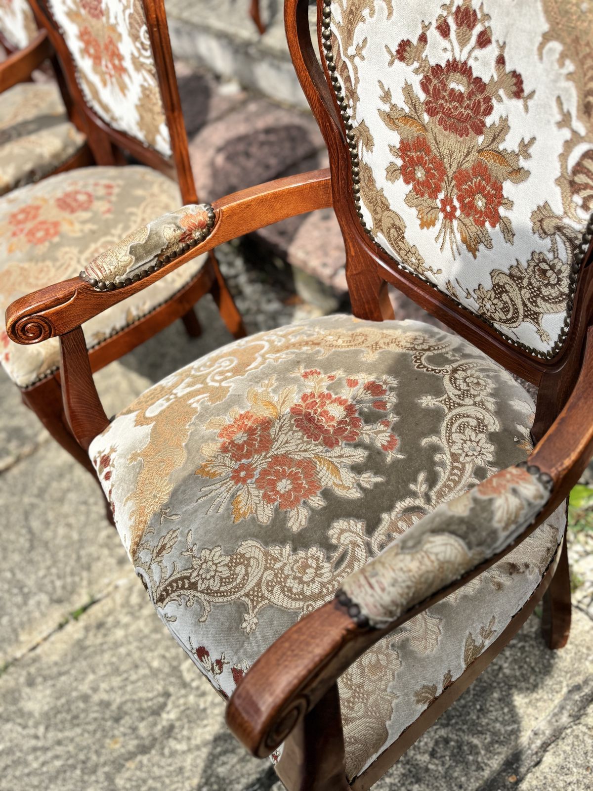 photo for sale Set Of 6 Vintage Walnut French Louis XV Revival Dining Chairs Including 2 Carvers