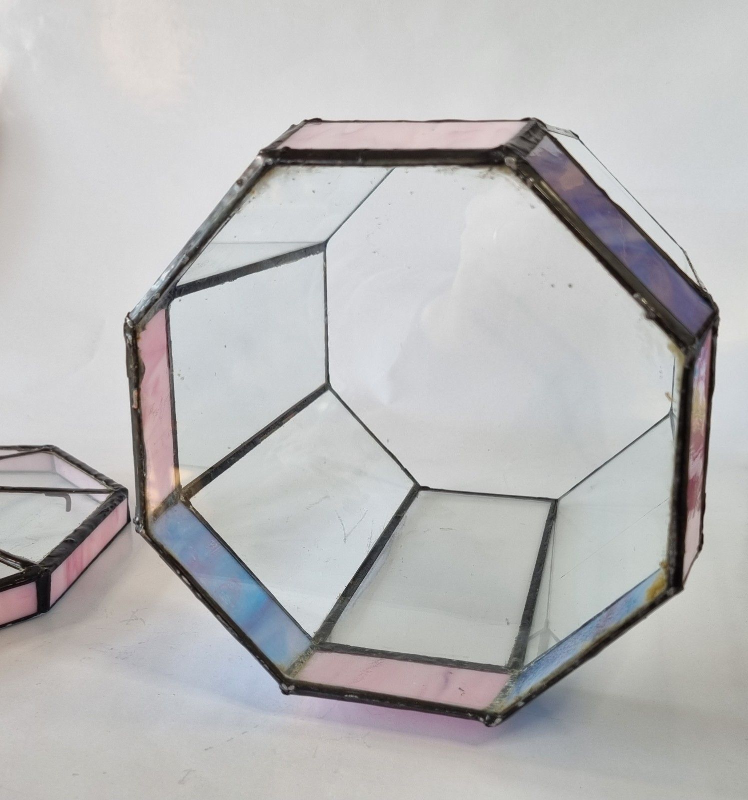 photo furniture Vintage Stained Glass Terrarium Display Case Hexagonal Tiffany Style Pink