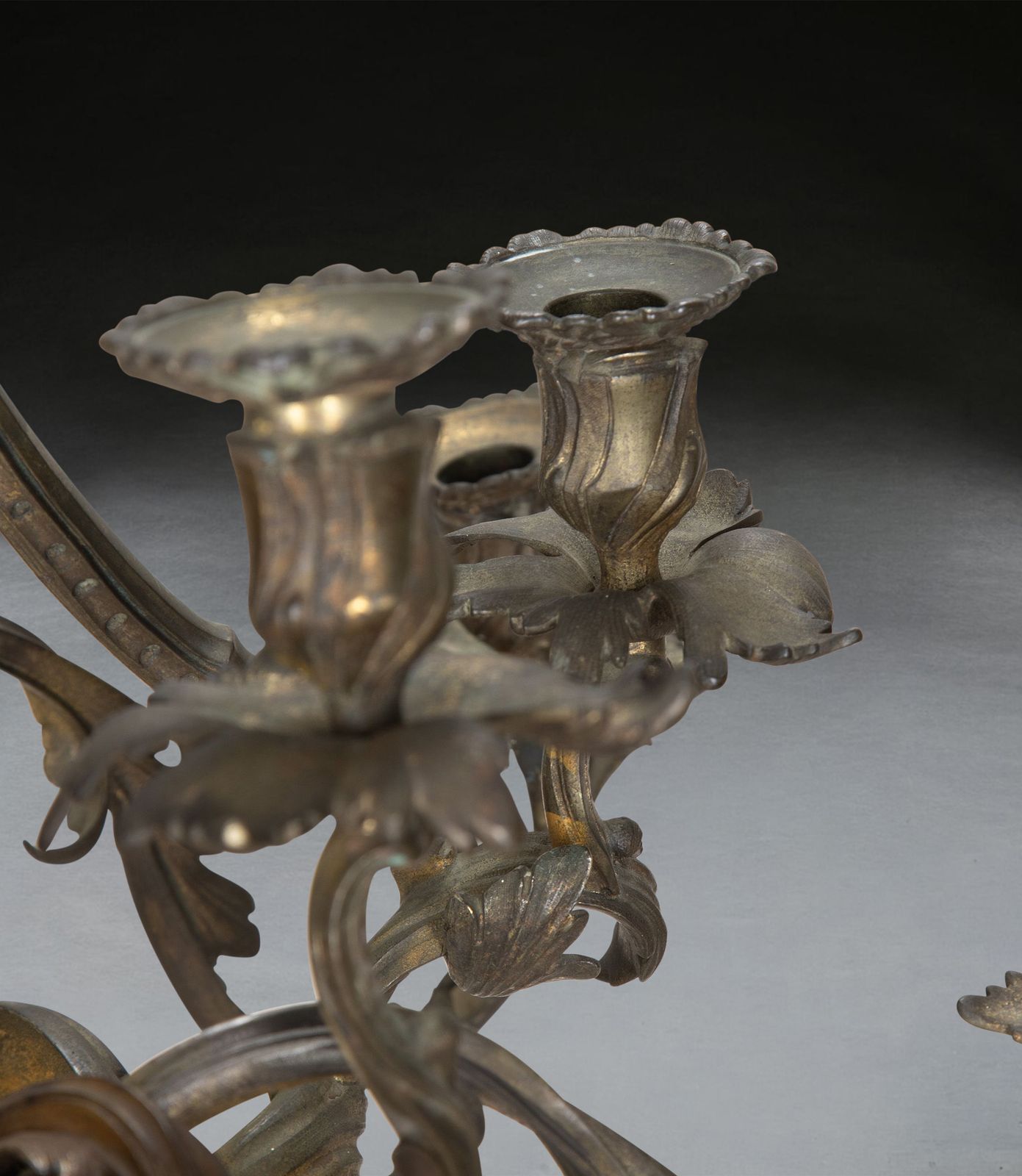 19th Century Bronze Sixteen Light Chandelier photo vinterior