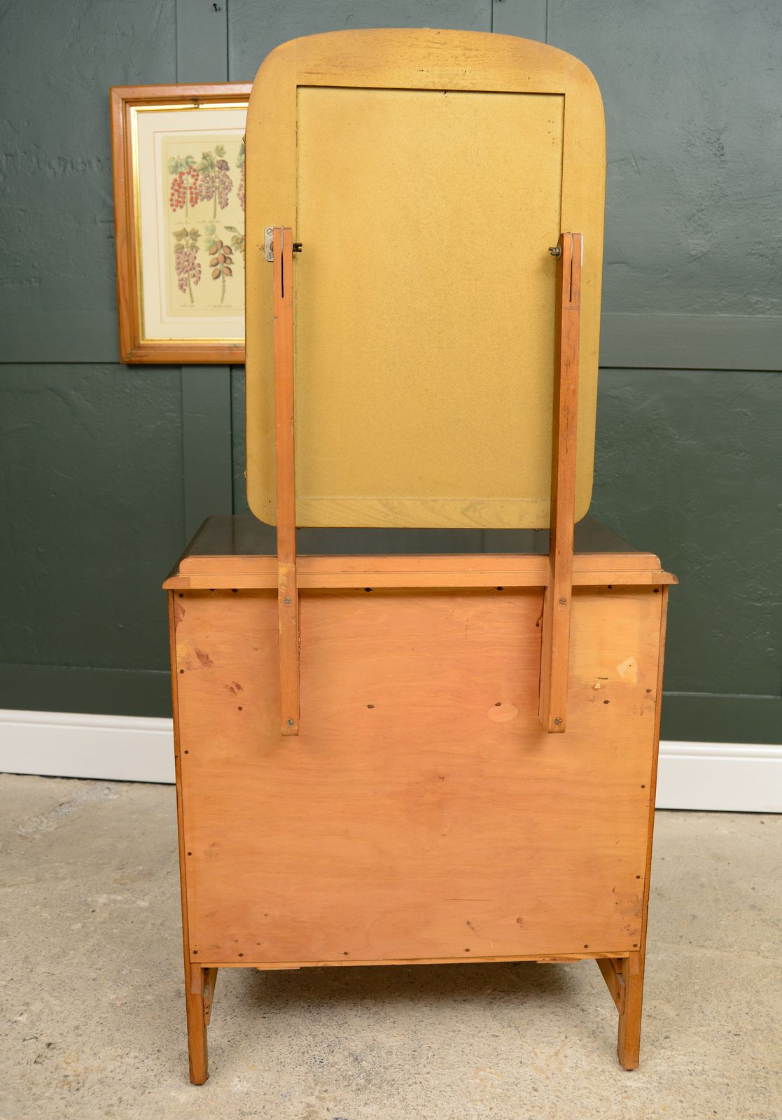 photo vinterior Lebus Oak Dressing Drawers   1940s   Removable Mirror