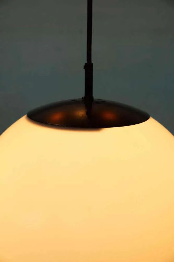 photo vinterior Space Age Xl Bollamp Raak 70s, Minimalist Globe Pendant.