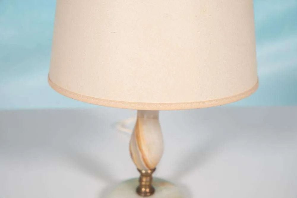Boheemse Tafellamp Jaren 60/70, Regency Onyx Messing Tafellamp. photo vinterior