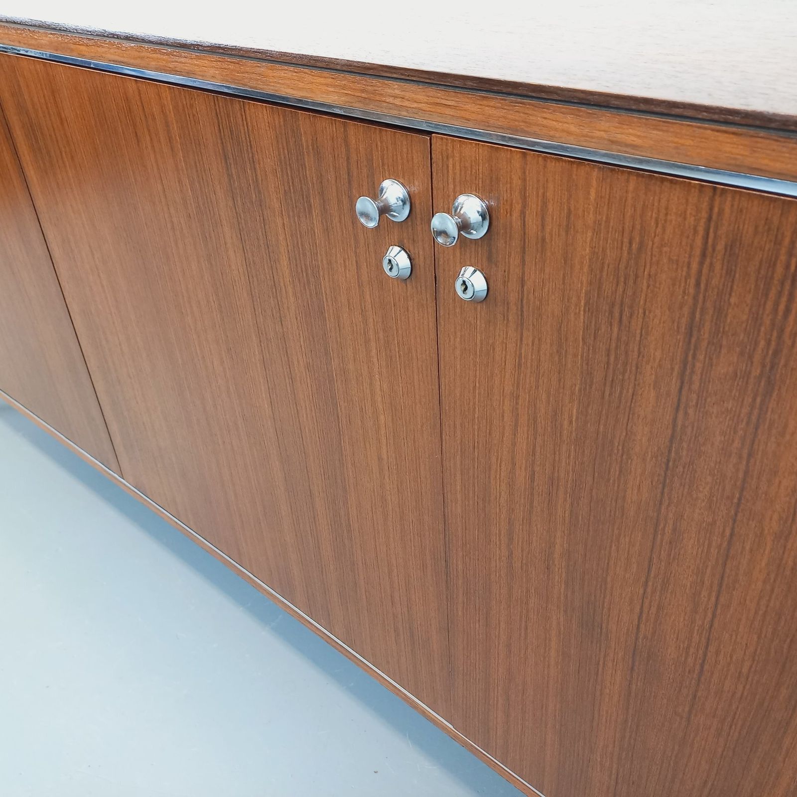 photo vintage Modernist Sideboard By Alain Richard In Rosewood And Chromed Metal