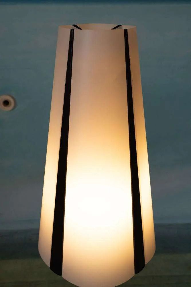 380.0 Vloerlamp Uit De Jaren 80, Ikea Memphis Stijl Vloerlamp Vistofta Large. photo