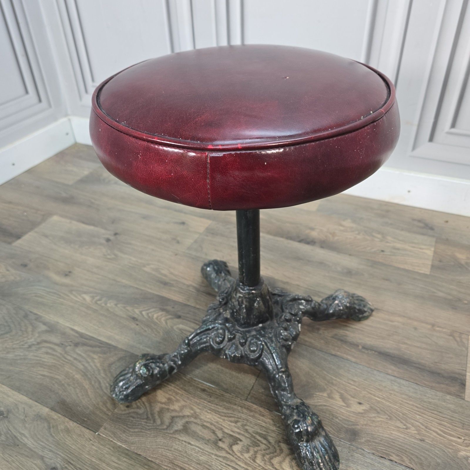 photo vinterior Antique Pub Stool Piano Seat Red Leather Vinyl Cast Iron Base Claw Feet
